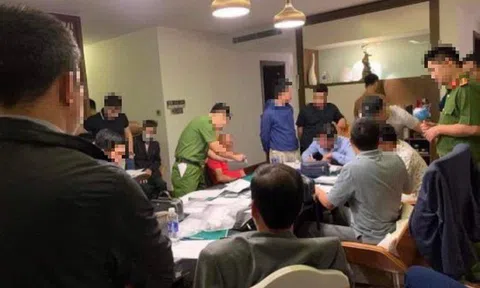 Khởi tố 21 người trong vụ nhiều golfer đánh bạc trong khách sạn