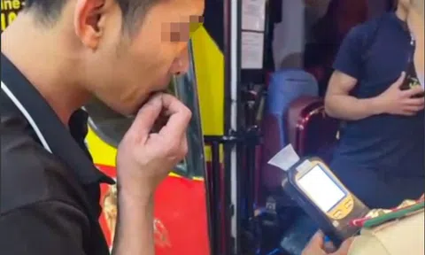 Dương tính với ma túy, lái xe khách khai uống rượu ngâm "quả thuốc phiện"