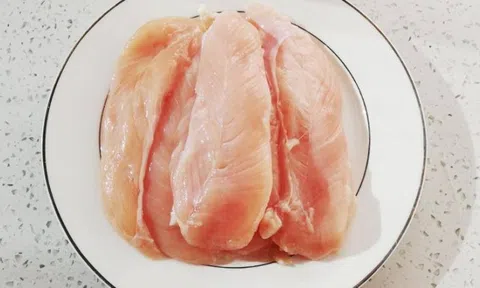 Quên ức gà luộc đi, chế biến theo cách này ăn không ngấy, trẻ con rất thích