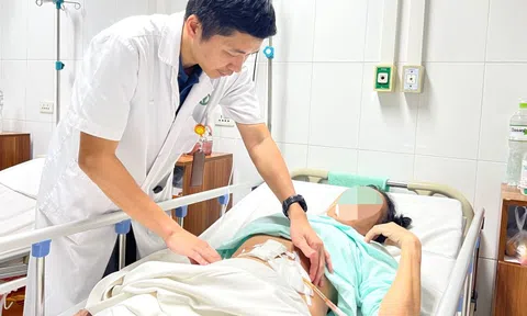 Ăn táo đỏ chưng cùng tổ yến, người phụ nữ nhập viện vì thủng ruột
