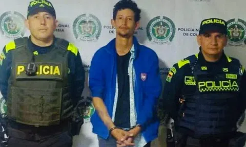 Thanh niên 19 tuổi dùng xăng thiêu sống bạn gái giữa quảng trường