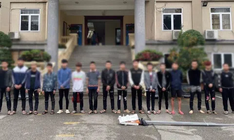 Bắt giữ 16 nam thanh niên “náo loạn” trật tự xã hội bằng kiếm, dao phóng lợn