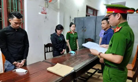 Tin tức pháp luật mới nhất ngày 17/4: Văn thư trường trung học giả chữ ký giáo viên, làm học bạ giả