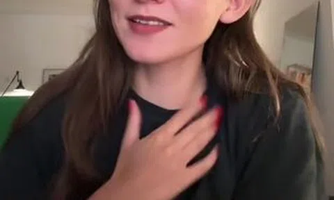 Cô gái bất ngờ kiếm được tiền từ tiếng ngáy của bạn trai