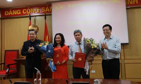 Trao quyết định bổ nhiệm nhân sự Ban Tổ chức Trung ương