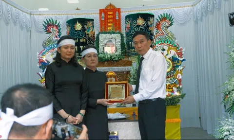 Giây phúc xúc động trước lúc ra đi của diễn viên 'Cảnh sát hình sự' Hồng Đức