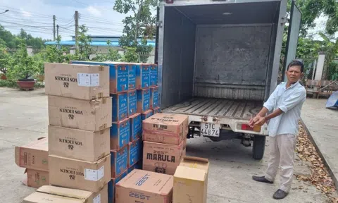 Long An: Khởi tố đối tượng vận chuyển 16.500 gói thuốc lá điếu nhập lậu