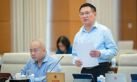 Không đồng tình việc giảm 2% thuế VAT với ngân hàng, bảo hiểm