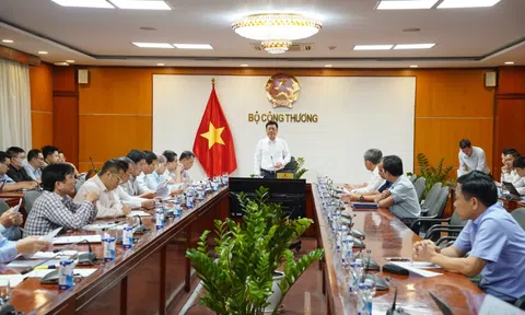 Bộ trưởng Công Thương: Bằng mọi cách không để thiếu điện mùa nắng nóng