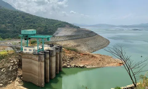 Điều chỉnh lưu lượng xả hồ thủy điện để đảm bảo cấp nước trong mùa cạn