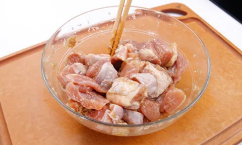 Bí quyết làm món gà rang muối vừa giòn vừa thơm chuẩn vị nhà hàng