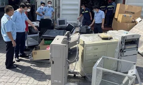 Hôm nay (25/5) xét xử cựu cảnh sát chủ mưu nhập lậu 1.280 container hàng