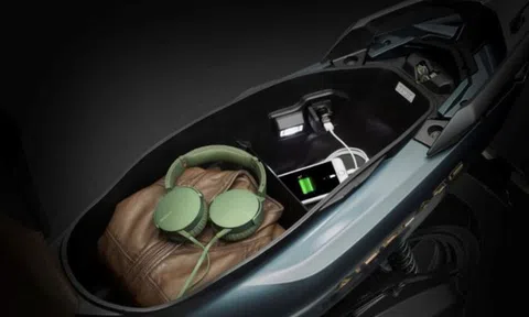 Những đồ vật đừng dại mà để trong cốp xe máy trong những ngày nắng nóng