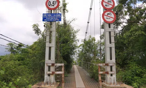 Nhiều cầu treo ở huyện biên giới hư hỏng, xuống cấp nghiêm trọng