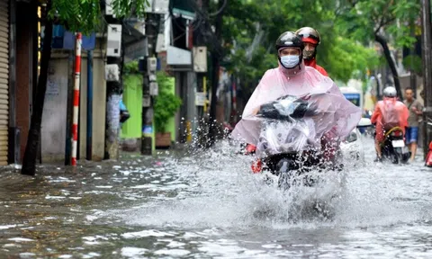 Cảnh báo dông, lốc, sét, mưa to, gió giật mạnh tại Hà Nội