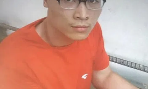 Nam thanh niên giấu ma túy trong hộp đồng hồ cao cấp để giao cho khách