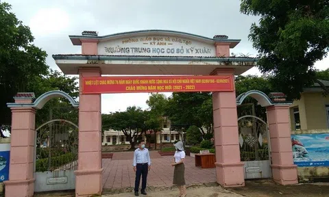 Hà Tĩnh: Buộc thôi việc hiệu phó sau nhiều tháng nghỉ không lý do