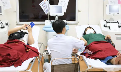Bệnh viện Chợ Rẫy tiếp tục hỗ trợ máu khẩn cấp cho Tp.Cần Thơ