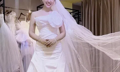 Thanh Vân Hugo rạng rỡ, ẩn ý chuyện lên xe hoa