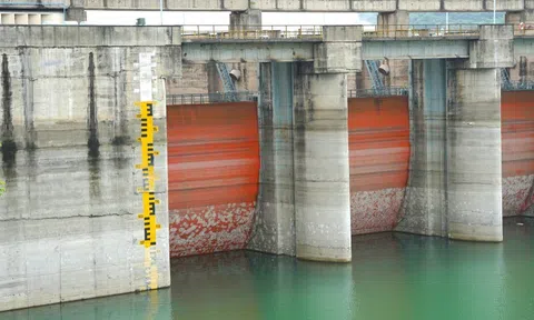 Nếu phát tối đa liên tục, thủy điện Hòa Bình chỉ vận hành được 13 ngày