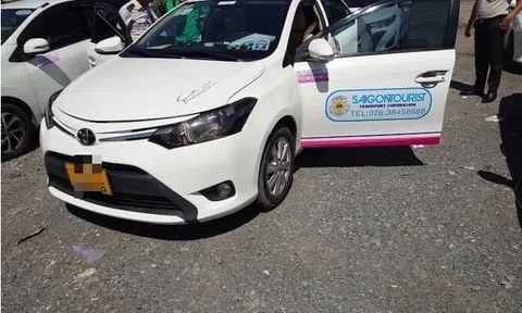 Phát hiện 2 tài xế taxi ở sân bay Tân Sơn Nhất "hô biến" giá cước từ hàng chục nghìn lên hàng trăm nghìn