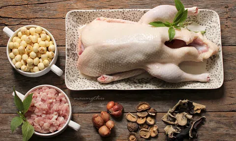 Bật mí công thức làm món thịt vịt hầm hạt sen thơm ngon “đánh gục” vị giác gia đình bạn