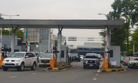 Bộ GTVT lý giải vì sao chưa thu phí không dừng tại sân bay?
