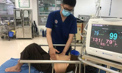 Cụ bà uống nhầm vỏ thuốc dẫn đến tình trạng thủng tá tràng