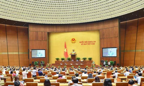 Ngày 22/6, Quốc hội thảo luận về dự án Luật Viễn thông (sửa đổi)