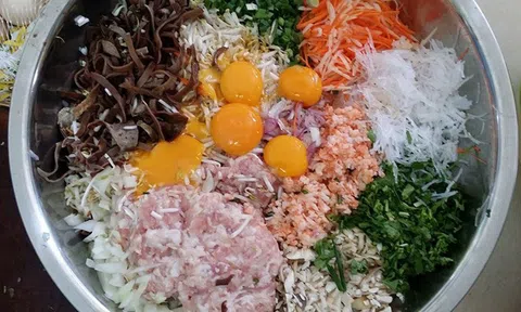 Cách làm món chả giò tôm thịt thơm ngon, giòn rụm cực kỳ đưa miệng