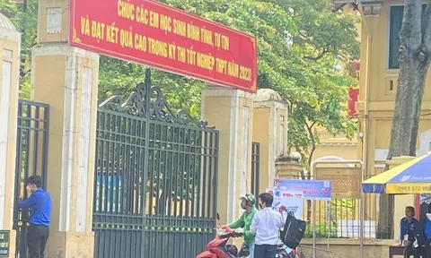 Sự thật "nam sinh mồ côi mẹ, ngất xỉu do đói", đến muộn giờ thi Toán tốt nghiệp THPT 2023