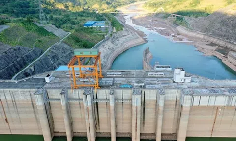Nhiều thuỷ điện lớn miền Bắc không còn phát điện cầm chừng