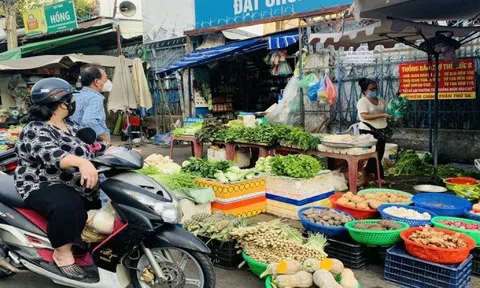 Vừa tăng lương, nhiều mặt hàng rục rịch tăng giá