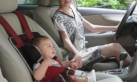 Đề xuất trẻ dưới 10 tuổi không được phép ngồi ghế trước trên ô tô