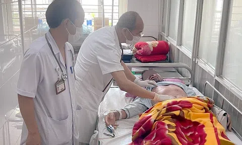 Nhiều ca thủy đậu nặng nhập viện, 2 người tử vong: Bác sĩ khuyến cáo điều gì?
