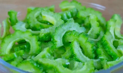 Hướng dẫn làm thạch mướp đắng giúp ngăn ngừa lão hóa, trẻ lâu chị em nhất định phải thử trong hè này