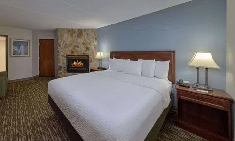 Bị nói lời chia tay, vợ rủ chồng trẻ vào nhà nghỉ để thực hiện kế hoạch trả thù