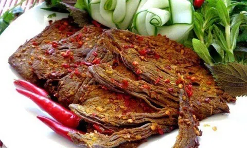 Món ngon cuối tuần: Gỏi mướp đắng khô bò thơm ngon lạ miệng