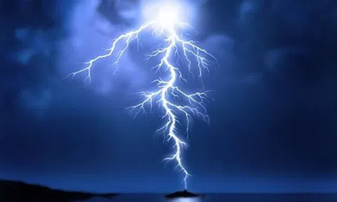 Nằm lòng kỹ năng phòng, tránh sét hiệu quả trong những ngày mưa bão