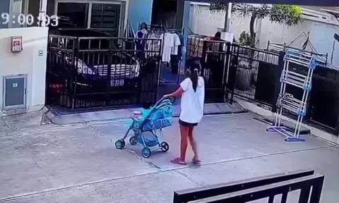 Clip: Mẹ phản xạ nhanh cứu con trong gang tấc