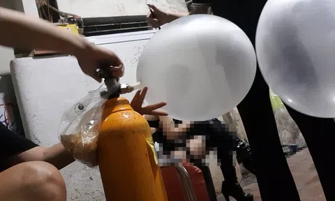 Dùng “combo” cần sa, bóng cười, thanh niên 19 tuổi có dấu hiệu tâm thần