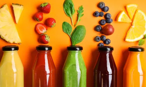 Mùa nắng nóng, uống nước ép thay nước lọc liệu có tốt?