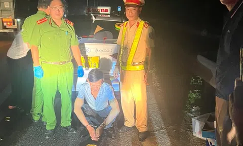 CSGT bắt 2 vụ vận chuyển 426.000 USD và 6.000 viên ma túy