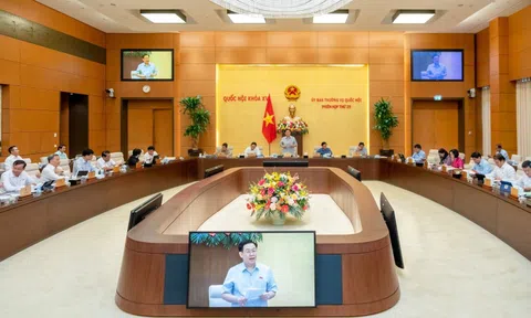 Khai mạc phiên họp thứ 25 của Ủy ban Thường vụ Quốc hội