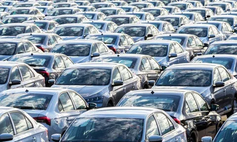 Tháng 7 thị trường ô tô khởi sắc: Tăng trưởng trong khó khăn bủa vây