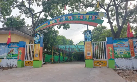 Nghệ An: Nhà thầu “ì ạch”, cô trò chật vật học trường cũ xuống cấp