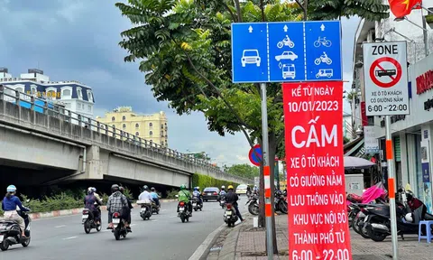 Cao điểm giao thông lễ 2/9, tranh luận cấm xe giường nằm vào nội đô