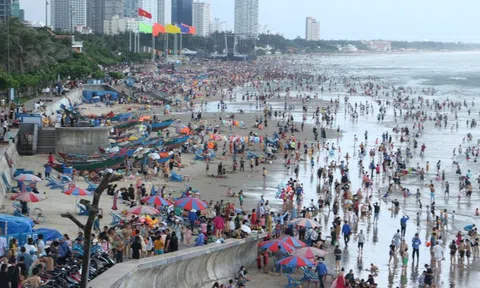 Bà Rịa - Vũng Tàu đón nửa triệu lượt khách, thu 300 tỷ đồng dịp lễ 2/9