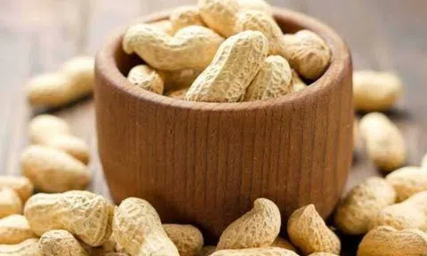Nhóm người "đại kỵ" với lạc, nên tránh xa kẻo rước họa