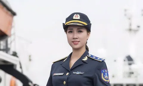Lễ phục mùa hè của nữ sĩ quan, quân nhân chuyên nghiệp, học viên là sĩ quan và học viên đào tạo sĩ quan Cảnh sát biển Việt Nam được quy định như thế nào?